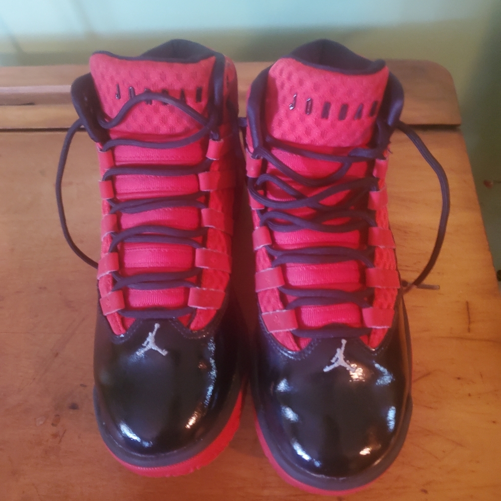 5.5Y boys jordans